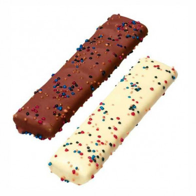 Dos barras de Maxi Crujitos Choco de Vidal, una con chocolate blanco y otra con leche, decoradas con bolitas de colores