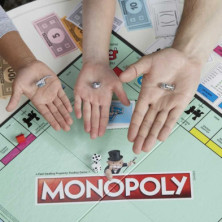 imagen 3 de juego monopoly clasico hasbro