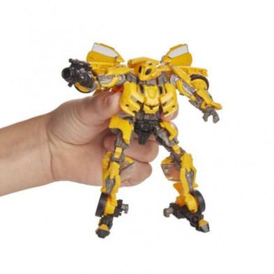 imagen 2 de figura bumblebee chevy transformers hasbro