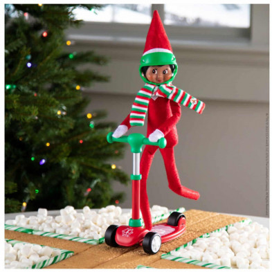 imagen 2 de elfos en acción - patinete y casco - the elf in th
