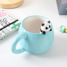 imagen 2 de taza de cerámica con panda en el borde 450 ml